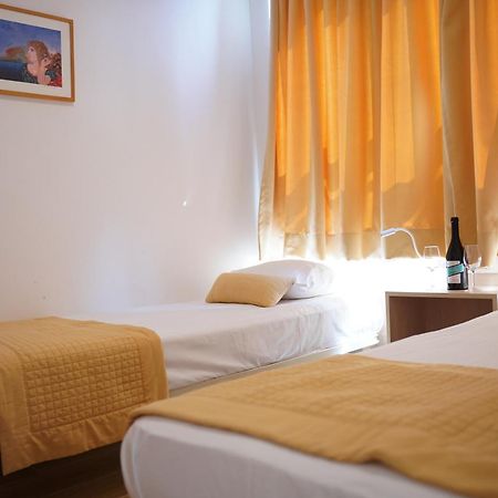Hotel Sissy Kaména Voúrla Eksteriør bilde